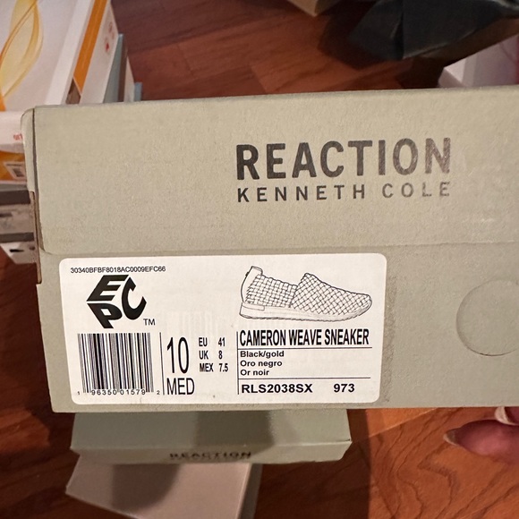 New Kenneth Cole reaction, comfortable slip on shoe with sparkle size 10 - Picture 3 of 3